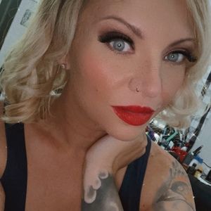 Meet your Posher, Sara g.